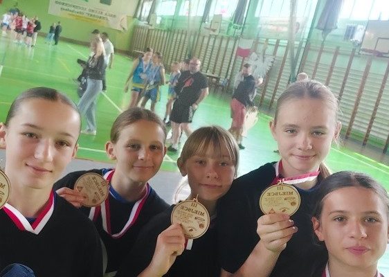 MISTRZOSTWA POLSKI 3X3 W KOSZYKÓWCE DZIEWCZĄT IGRZYSKA DZIECI GŁUCHOŁAZY 11-14.06.2024