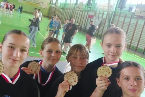 MISTRZOSTWA POLSKI 3X3 W KOSZYKÓWCE DZIEWCZĄT IGRZYSKA DZIECI GŁUCHOŁAZY 11-14.06.2024