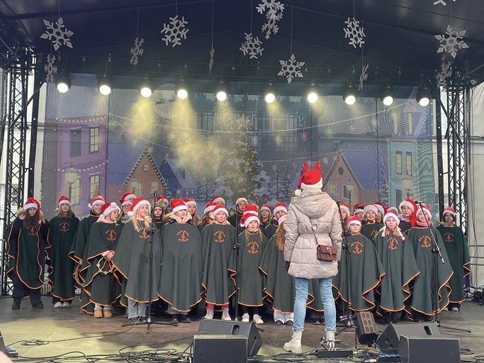 Występy wokalistów - Jarmark bożonarodzeniowy 2025r