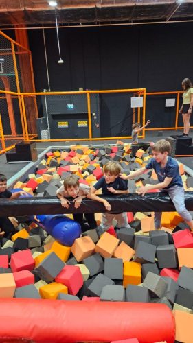 Wycieczka klas 5A i 5D do parku trampolin! 