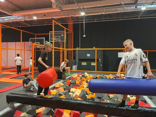 Wycieczka klas 5A i 5D do parku trampolin! 