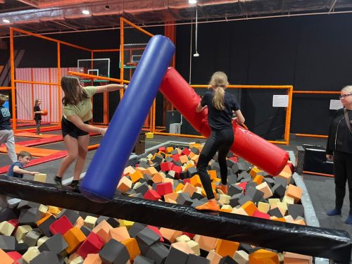 Wycieczka klas 5A i 5D do parku trampolin! 