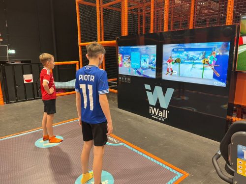 Wycieczka klas 5A i 5D do parku trampolin! 