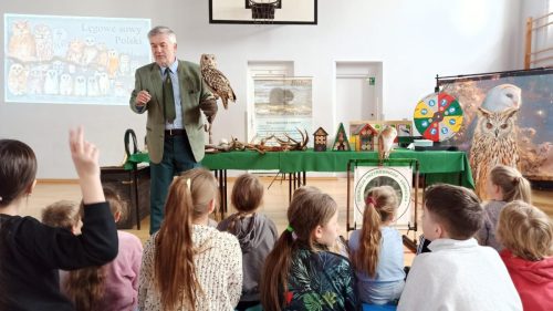 W dniu 14 i 15 kwietnia uczniowie klas 0-3 uczestniczyli w ciekawej lekcji przyrodniczej z myśliwymi Koła Łowieckiego nr 73 „Kogut” w Kórniku - Grzegorzem Marciniakiem, Andrzejem Jesse i Dawidem Waśkowiakiem.